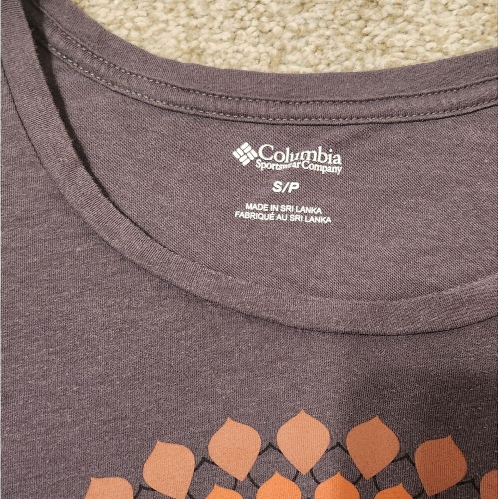 Columbia Women's Graphic Tee - Picture 2 of 6
